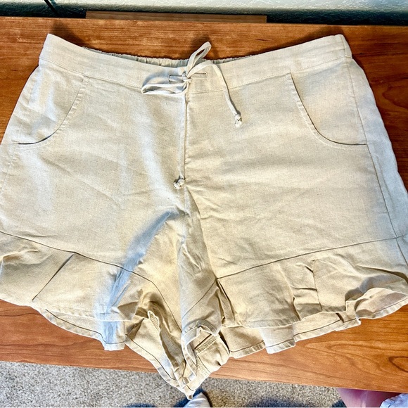 Linen Ruffle Short - Picture 4 of 4